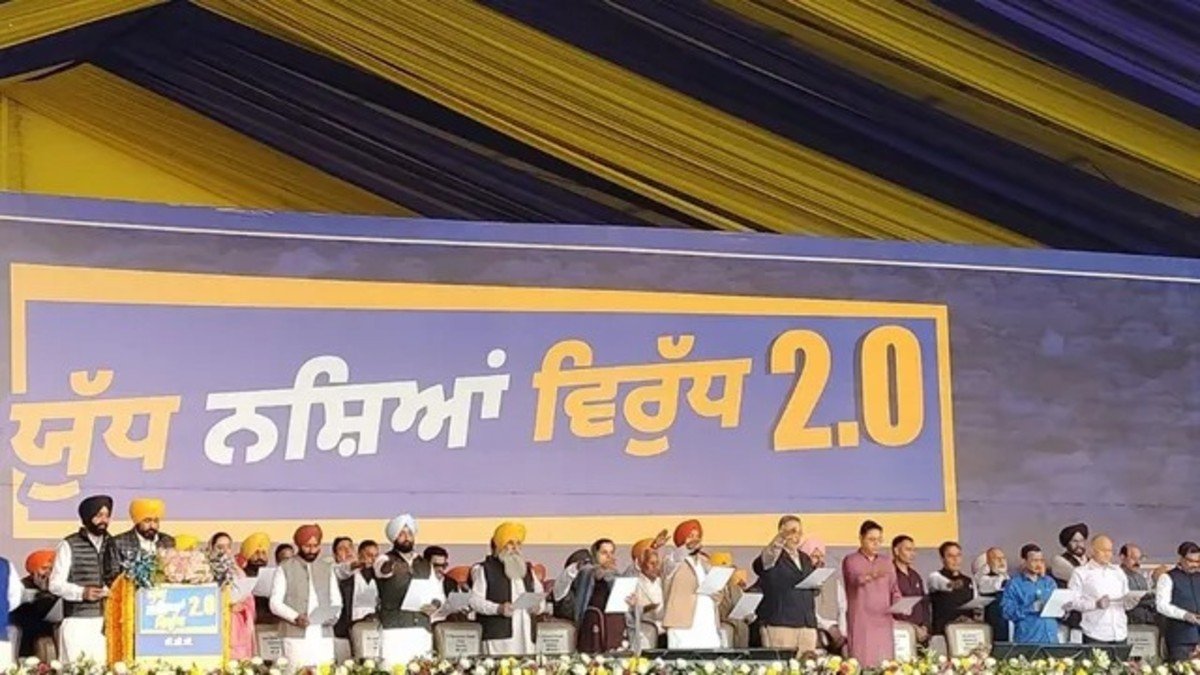 “ਯੁੱਧ ਨਸ਼ਿਆਂ ਵਿਰੁੱਧ” ਅਭਿਆਨ ਦੀ ਮਹਾ ਰੈਲੀ ਵਿੱਚ ਸੀਐਮ ਮਾਨ ਨੇ ਦਿਵਾਈ ਸ਼ਪਥ; ਮੋਗਾ ਵਿੱਚ ਕੇਜਰੀਵਾਲ ਵੀ ਪਹੁੰਚੇ।