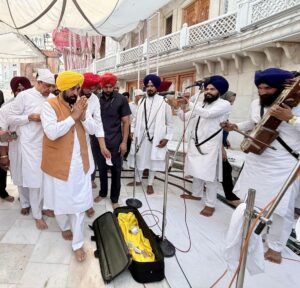 ਪੂਰੀ ਸਿੱਖ ਸੰਗਤ ਨੇ ਪੰਜਾਬ ਵਿਧਾਨ ਸਭਾ ਵੱਲੋਂ ਸਰਬਸੰਮਤੀ ਨਾਲ ਪਾਸ ਕੀਤੇ ਕਾਨੂੰਨ ਦਾ ਸਵਾਗਤ ਕੀਤਾ, ਪਰ ਸ਼੍ਰੋਮਣੀ ਕਮੇਟੀ ਦੇ ਆਕਾਵਾਂ ਨੇ ਇਸ ਦੀ ਮੁਖਾਲਫ਼ਤ ਕੀਤੀ: ਮੁੱਖ ਮੰਤਰੀ ਭਗਵੰਤ ਸਿੰਘ ਮਾਨ
