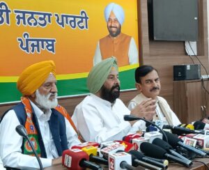 ਤਿੰਨ ਮਹੀਨਿਆਂ ਵਿੱਚ ₹7,800 ਕਰੋੜ ਦਾ ਨਵਾਂ ਕਰਜ਼ਾ, ਪੰਜਾਬ ਆਰਥਿਕ ਸੰਕਟ ਵੱਲ: ਕੇਵਲ ਸਿੰਘ ਢਿੱਲੋਂ
