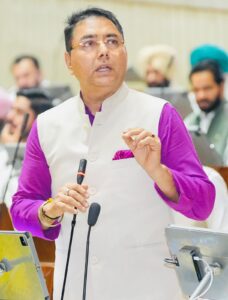 ਪੰਜਾਬ ਵਿਧਾਨ ਸਭਾ ਵੱਲੋਂ 68228 ਯੋਗਤਾ ਅਧਾਰਤ ਸਰਕਾਰੀ ਨੌਕਰੀਆਂ ਅਤੇ 1.83 ਲੱਖ ਕਰੋੜ ਰੁਪਏ ਦੇ ਨਿਵੇਸ਼ ਲਈ ਪੰਜਾਬ ਸਰਕਾਰ ਦੀ ਸ਼ਲਾਘਾ ਵਿੱਚ ਇਤਿਹਾਸਕ ਮਤਾ ਪਾਸ