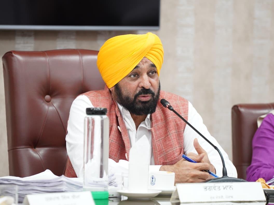 ਕੇਂਦਰ ਸਰਕਾਰ ਝੋਨੇ ਦੀ ਖਰੀਦ ਤੋਂ ਪਹਿਲਾਂ ਪੰਜਾਬ ਦੀਆਂ ਮੰਡੀਆਂ ‘ਚ ਪਿਆ 18 ਲੱਖ ਮੀਟ੍ਰਿਕ ਟਨ ਅਨਾਜ ਦਾ ਪੁਰਾਣਾ ਸਟਾਕ ਚੁੱਕੇਗੀ: ਮੁੱਖ ਮੰਤਰੀ ਭਗਵੰਤ ਸਿੰਘ ਮਾਨ