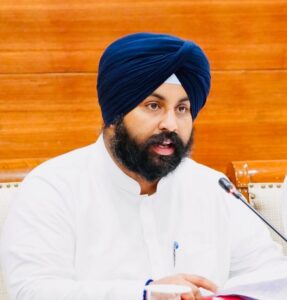 ਰਿਪੋਰਟ ਕਾਰਡ ਵਿਦਿਆਰਥੀ ਦਾ ਅਕਾਦਮਿਕ ਨਤੀਜਾ ਦੱਸਦਾ ਹੈ, ਅਸੀਂ ਹਰੇਕ ਬੱਚੇ ਲਈ ਵਿਅਕਤੀਗਤ ਧਿਆਨ ਦੇਣ ਅਤੇ ਉਹਨਾਂ ਦੀ ਤਰੱਕੀ ਲਈ ਅਨੁਕੂਲ ਯੋਜਨਾਵਾਂ ਬਣਾਉਣ ‘ਤੇ ਧਿਆਨ ਕੇਂਦਰਿਤ ਕਰ ਰਹੇ ਹਾਂ: ਹਰਜੋਤ ਸਿੰਘ ਬੈਂਸ